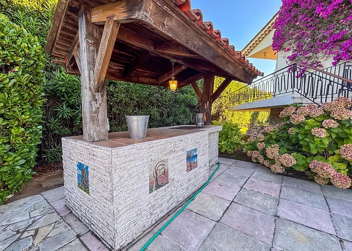 Azure 14 Guests - Heart Of Cap D'antibes * Антиб