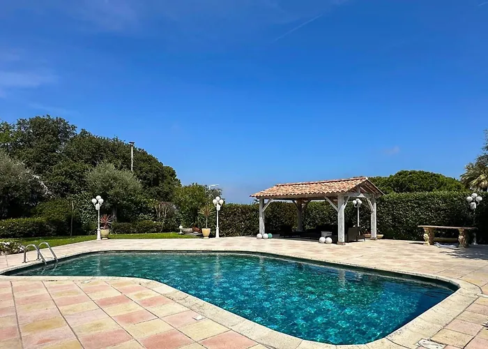 Azure 14 Guests - Heart Of Cap D'antibes Антиб